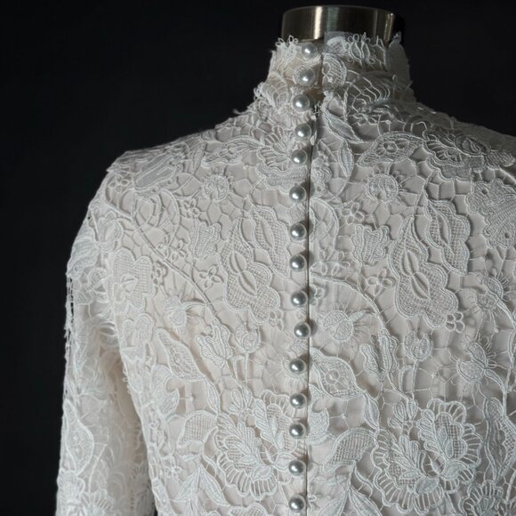 Preloved US6 Anna Augusta Modest Style Guipure Lace Bridal Gown - Picture 7 of 8